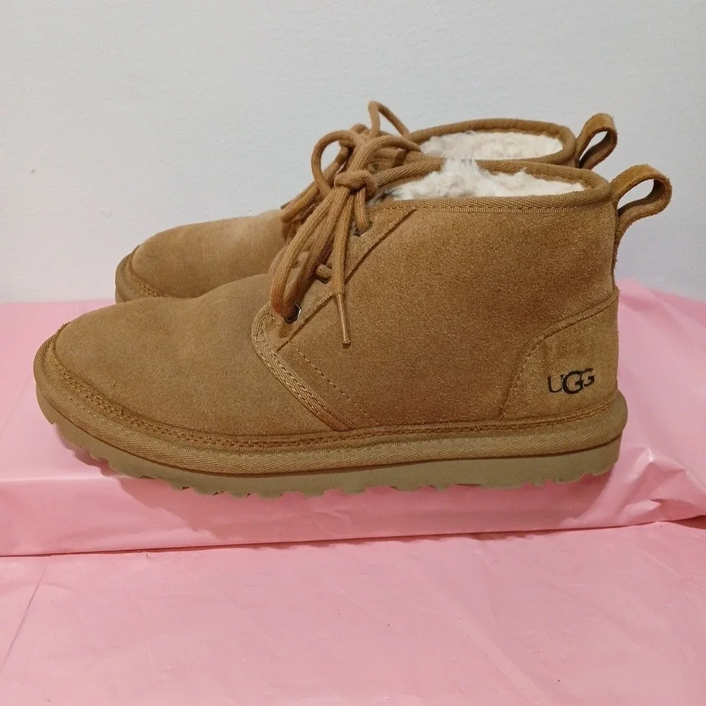 UGG Neumel Women's Size 8 Chukka Boots Chestnut Brown